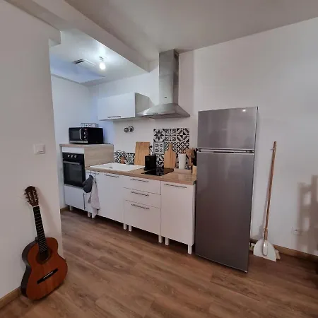 Duplex Entierement Renove *